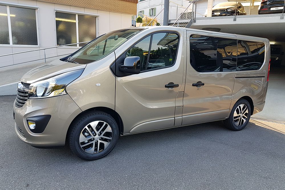 Opel Vivaro 7 Plätze-Bus